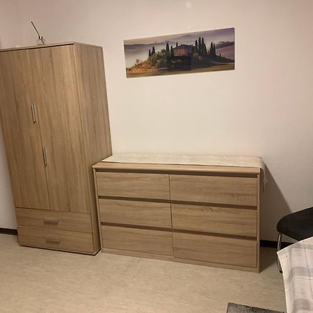 Monteure & Handwerker Einfach, Unkompliziert Und Preiswert In アルスフェルト エクステリア 写真