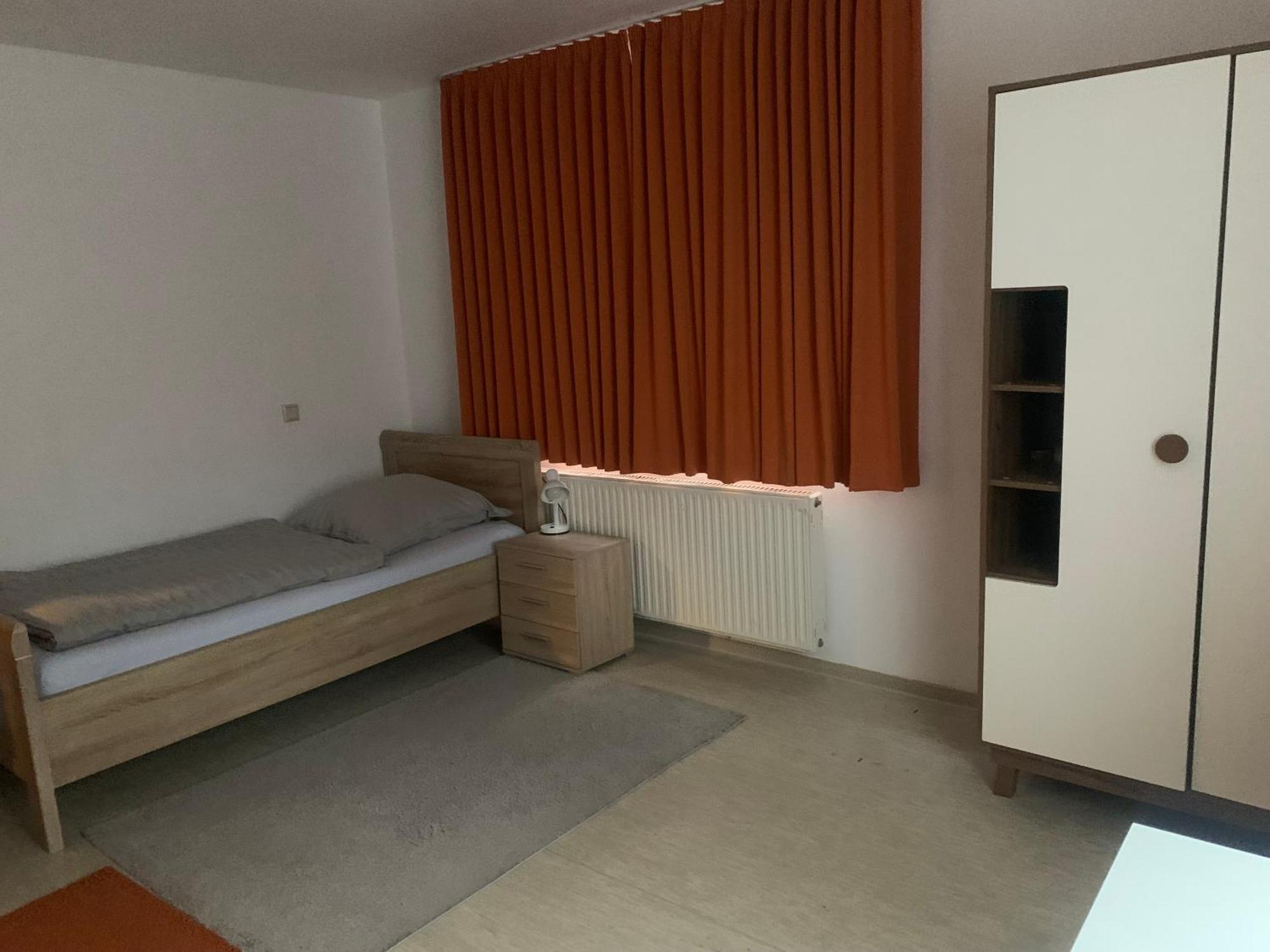 Monteure & Handwerker Einfach, Unkompliziert Und Preiswert In アルスフェルト エクステリア 写真